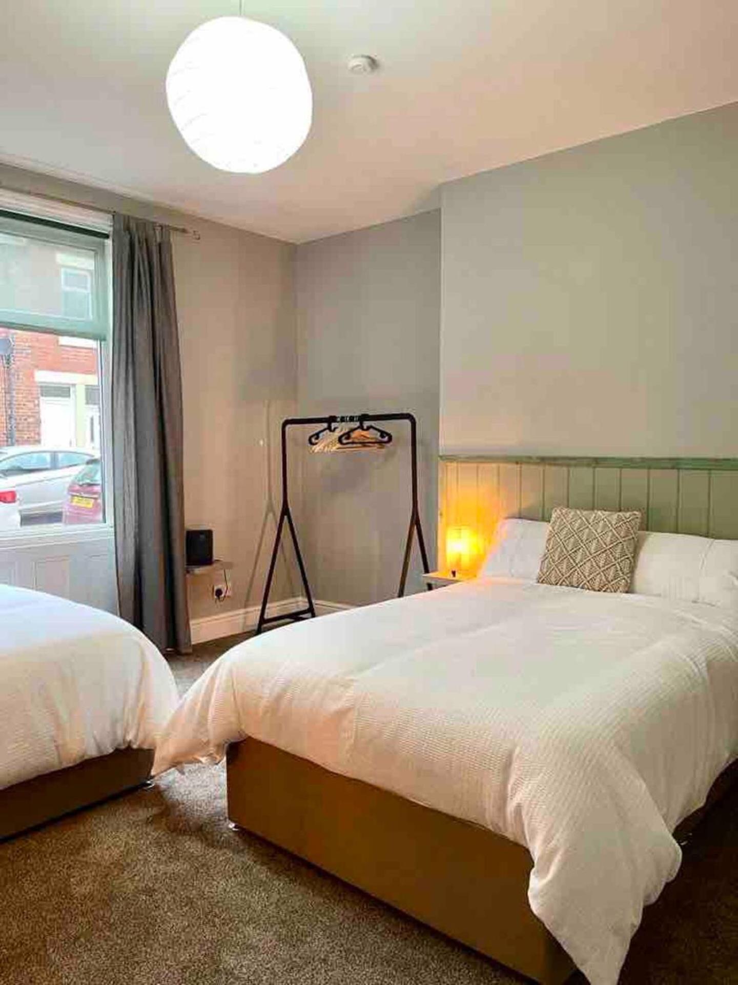 Gorgeous Spacious 2 Bedroom Home 10 Mins To City ゲーツヘッド エクステリア 写真