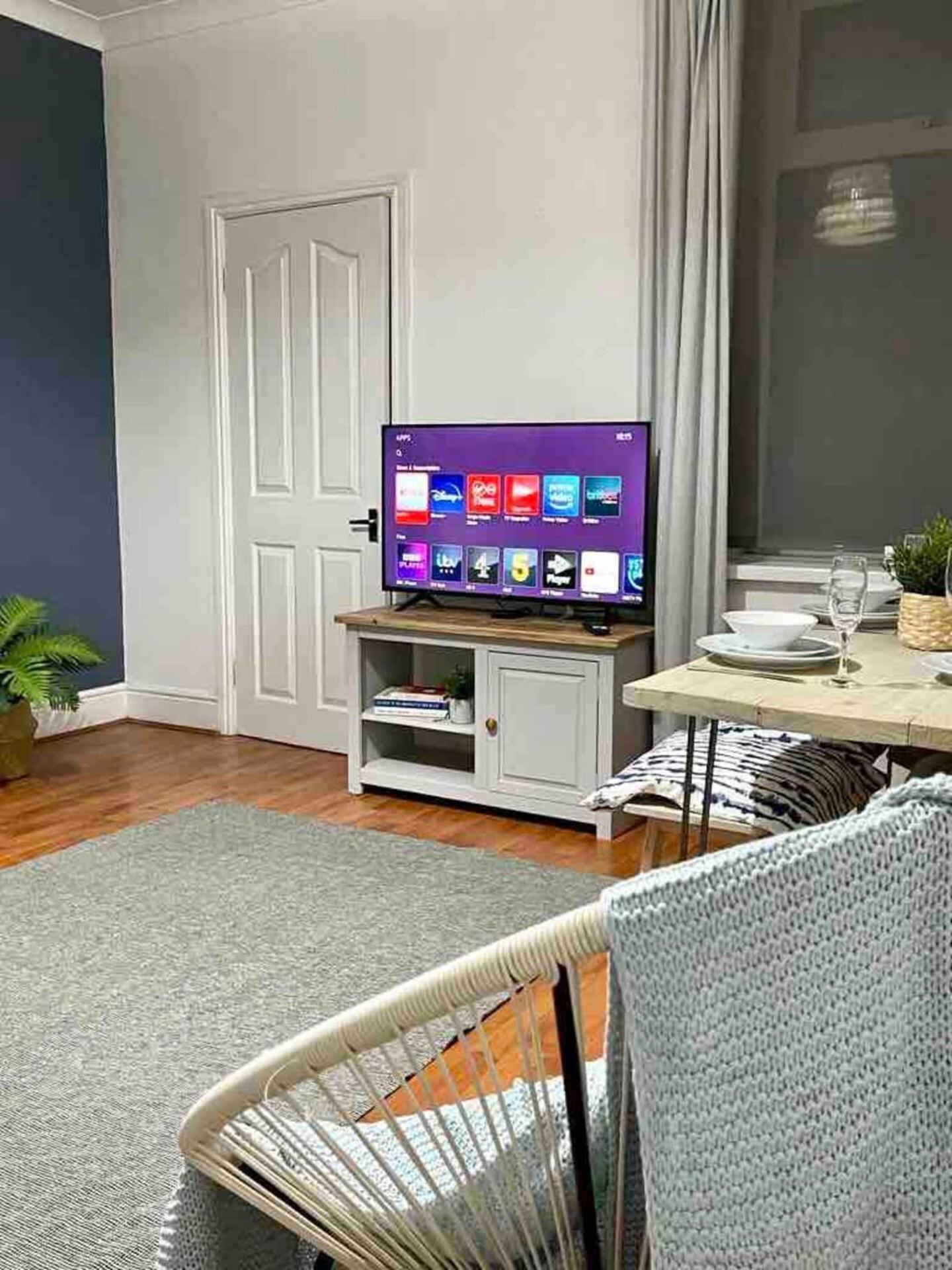 Gorgeous Spacious 2 Bedroom Home 10 Mins To City ゲーツヘッド エクステリア 写真